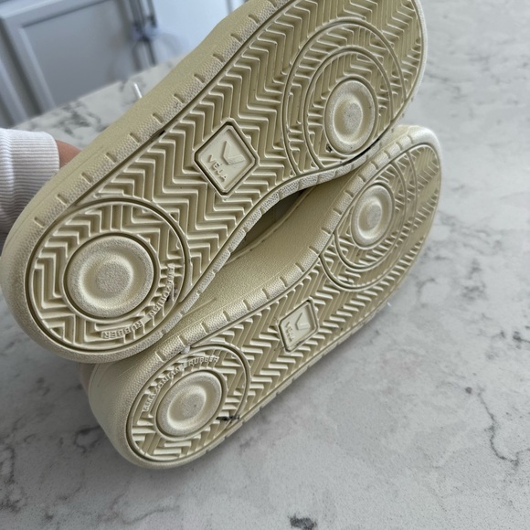 Veja v-10 sneakers - Picture 7 of 7